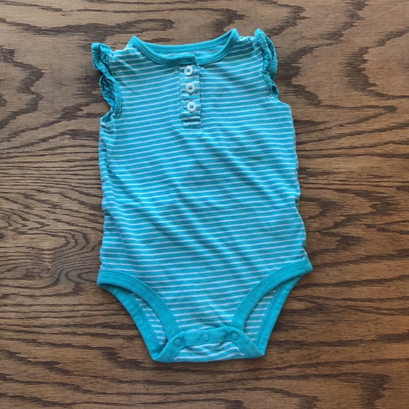 Carter’s Baby Girl Onesies Bundle - 3 pieces - Picture 2 of 7